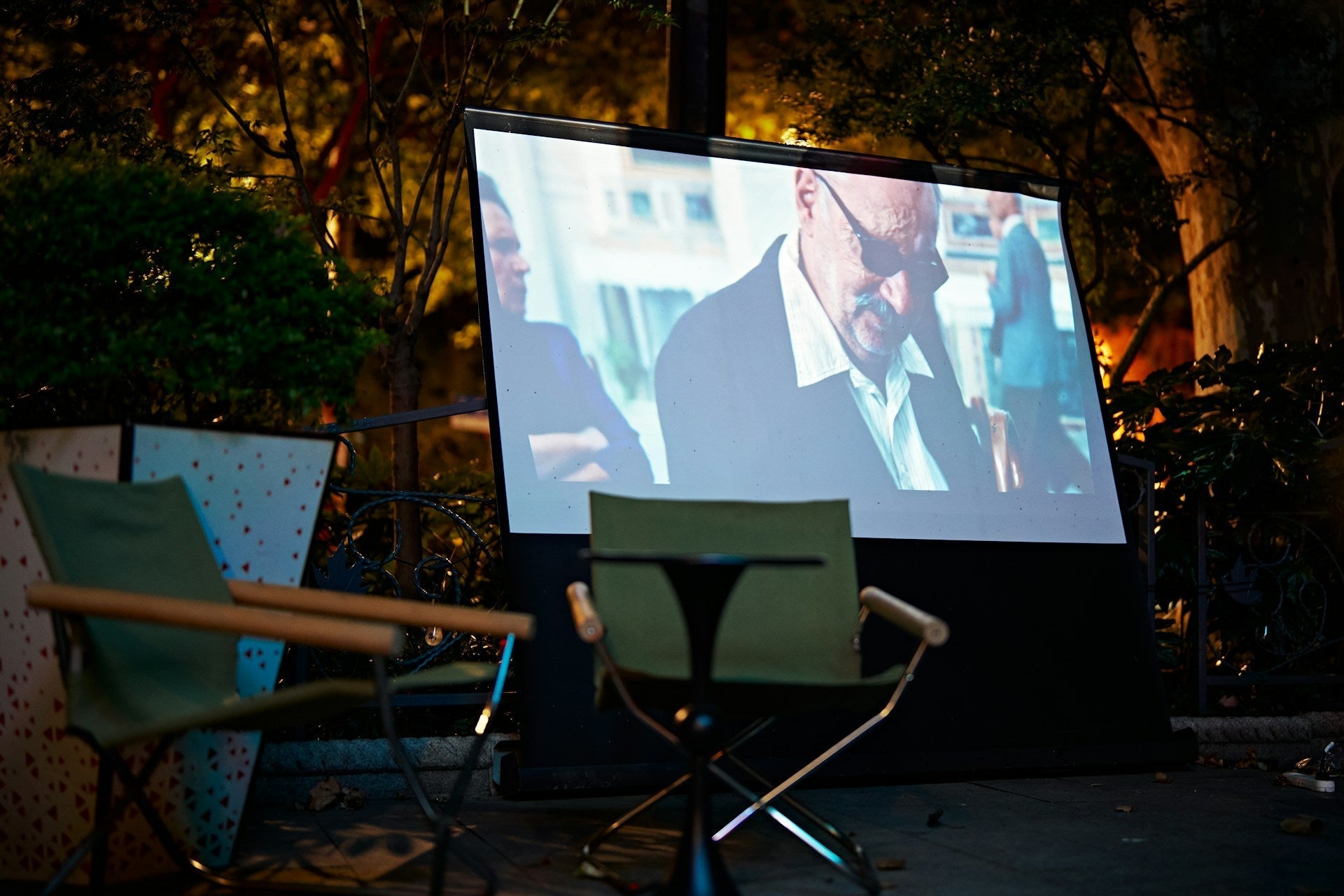 Comparison Guide to Backyard TV vs. Patio TV Setups